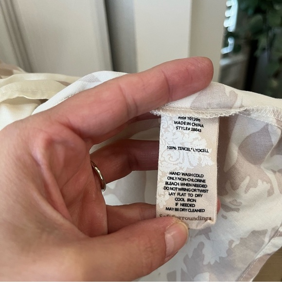 Soft Surroundings Roselyn Beige & Cream Floral Pockets High Low Top Tunic sz M. - Picture 6 of 6